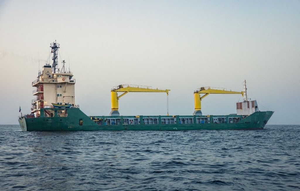 Nuevas tensiones en Ormuz, suspendida la evacuación de 11.000 marineros varados… Nuevas tensiones en Ormuz, suspendida la evacuación de 11.000 marineros varados…